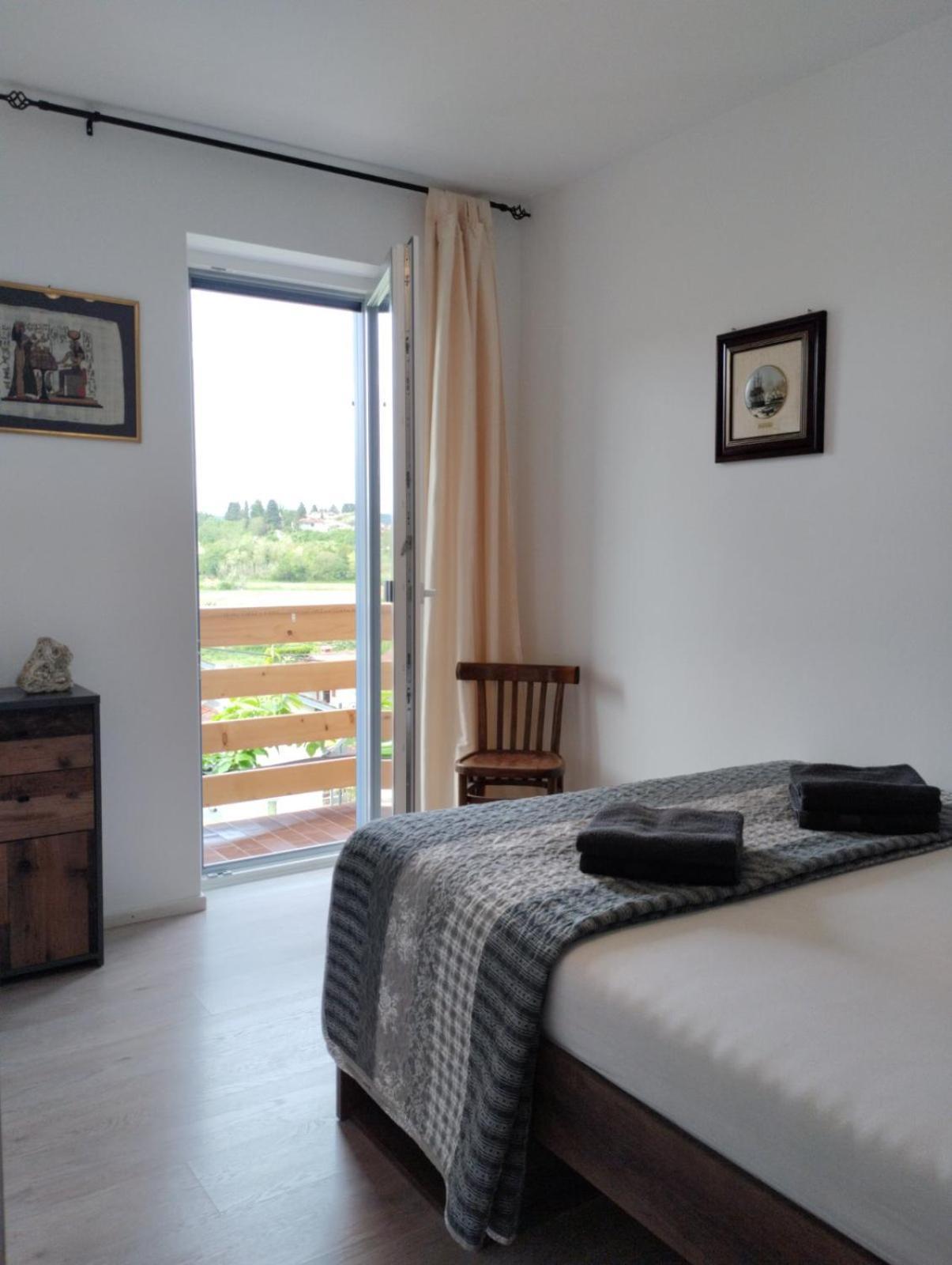 Apartma Salvia-Guest House Lucija Ngoại thất bức ảnh