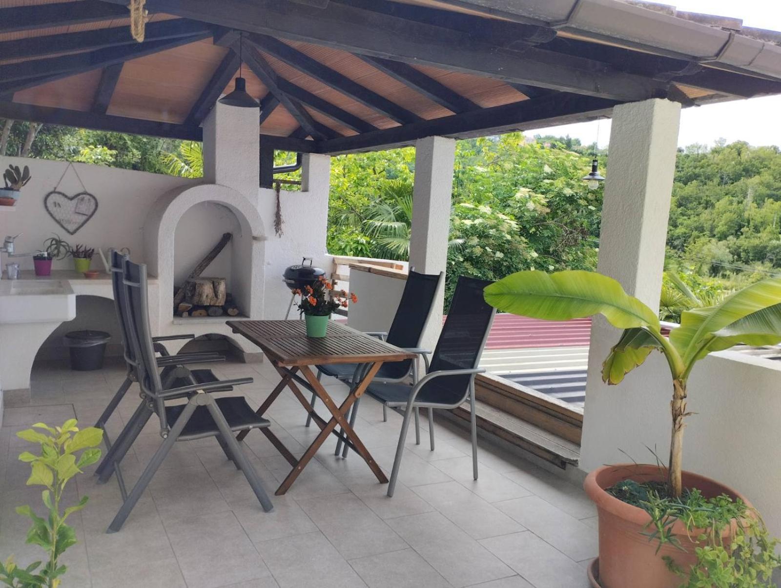 Apartma Salvia-Guest House Lucija Ngoại thất bức ảnh