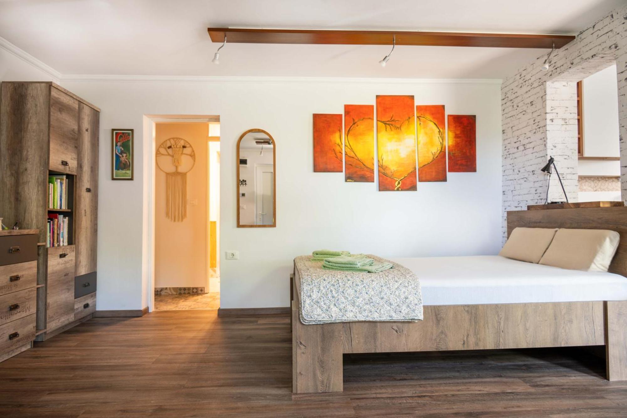 Apartma Salvia-Guest House Lucija Ngoại thất bức ảnh